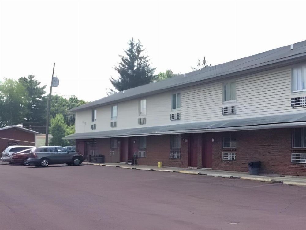 Knights Inn Center Valley Image 6